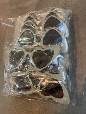 Pack of 10 Heart-Shaped Sunglasses Pack in Olive with Dark Lenses